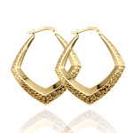 Złote wiszące duże grawerowane kolczyki romby 3,5 cm długości złoto 375 